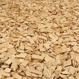 Щепа лиственная оптом в Екатеринбурге и других различных марок заказать от 16 тонн